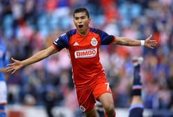 Orbelin-Pineda-celebra-gol_MILIMA20160116_0179_8